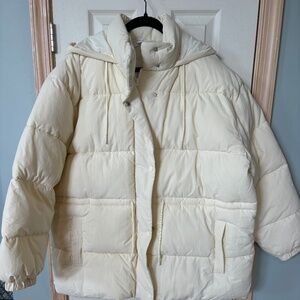 Womans Topshop Puffer Jacket with attached hood, cream color, Size 12